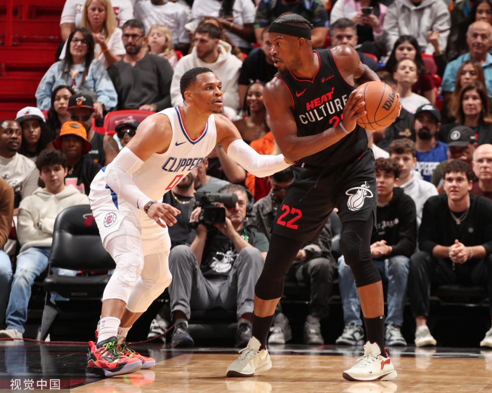 策略更让外 策略更让外